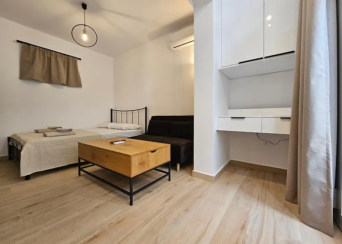 Elegant Aesthetic Daire