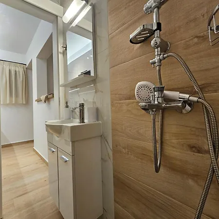 Elegant Aesthetic * Rhodes City